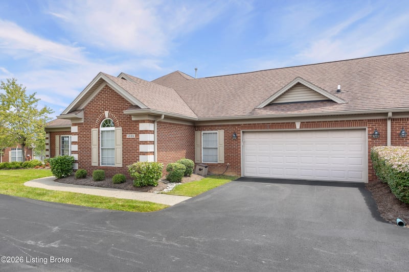 1038 Grazing Meadows Ln, Louisville, KY 40245