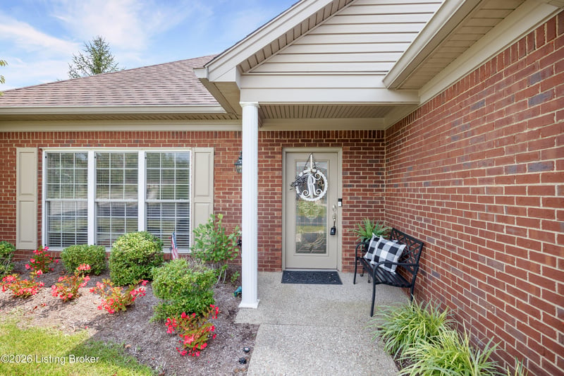 1038 Grazing Meadows Ln, Louisville, KY 40245
