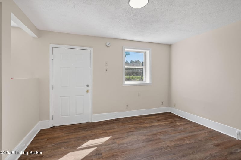 1038 Sylvia St, Louisville, KY 40217