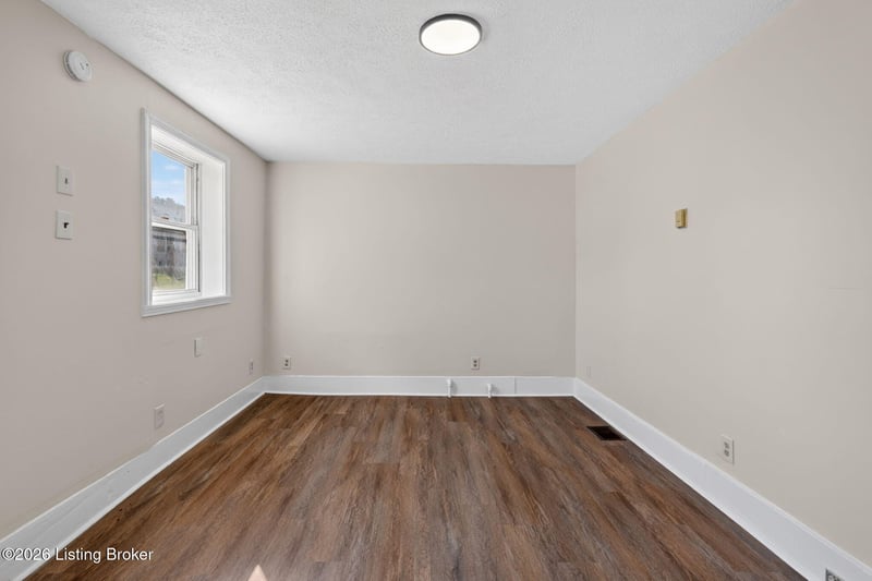 1038 Sylvia St, Louisville, KY 40217
