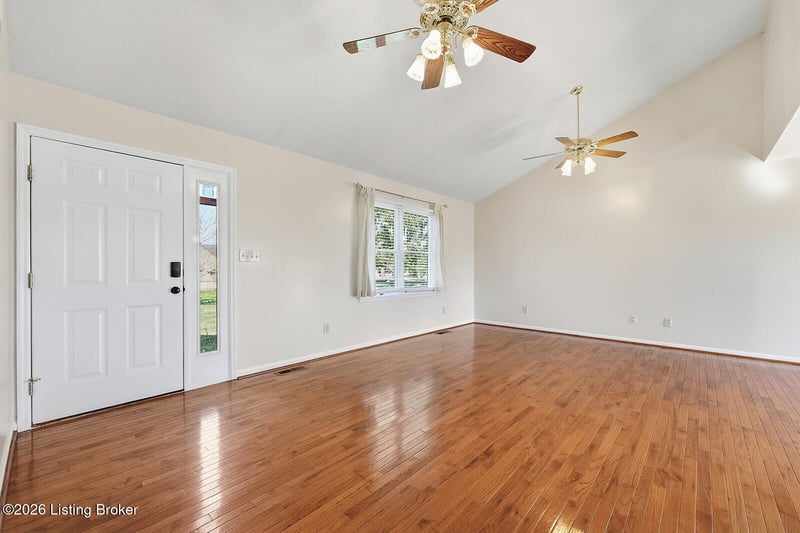 1039 Indian Trl, Lawrenceburg, KY 40342