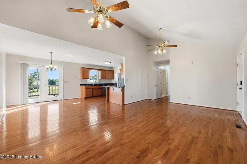 1039 Indian Trl, Lawrenceburg, KY 40342