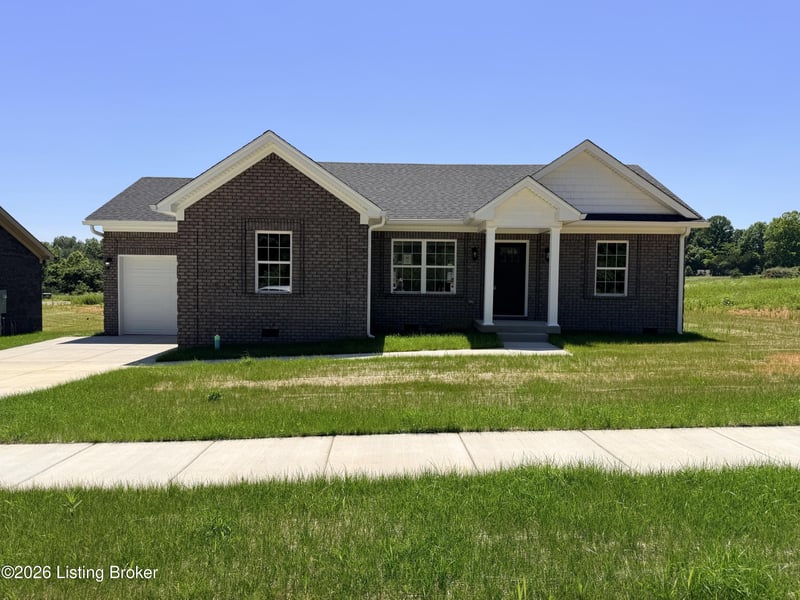 104 American Dr, Radcliff, KY 40160