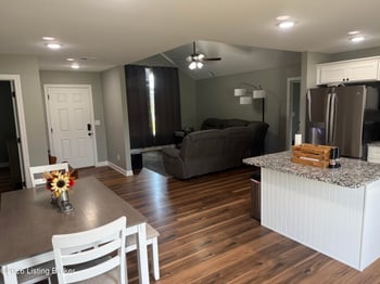 104 Flagstaff Dr, Coxs Creek, KY 40013