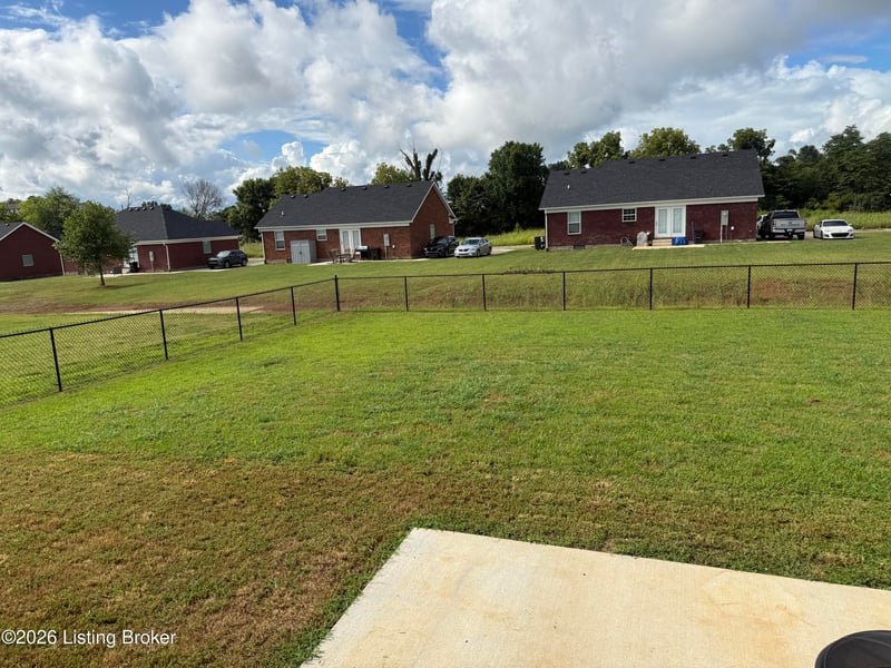 104 Flagstaff Dr, Coxs Creek, KY 40013