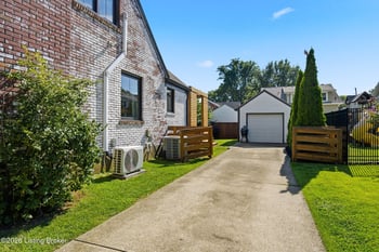 104 Iola Rd, Louisville, KY 40207