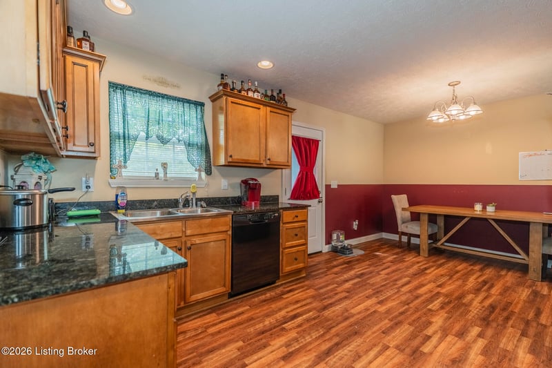 104 Ruby Ct, Radcliff, KY 40160