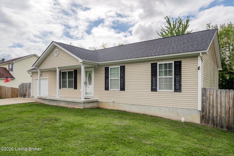 104 Ruby Ct, Radcliff, KY 40160