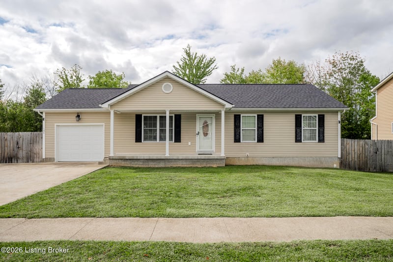 104 Ruby Ct, Radcliff, KY 40160