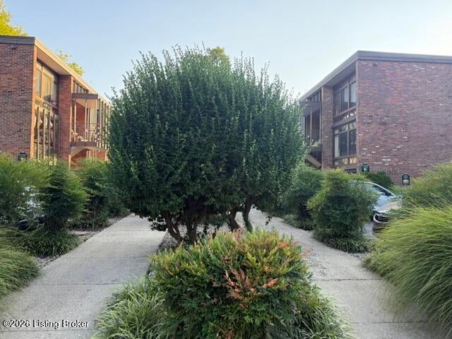 1040 Cherokee Rd #APT F1, Louisville, KY 40204