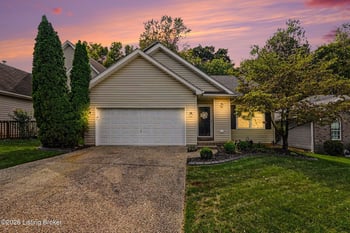 10400 Pinoak View Dr, Jeffersontown, KY 40299