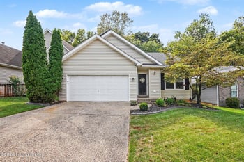 10400 Pinoak View Dr, Jeffersontown, KY 40299