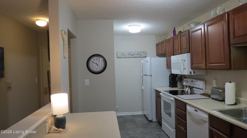 10400 Southern Meadows Dr #APT 103, Louisville, KY 40241