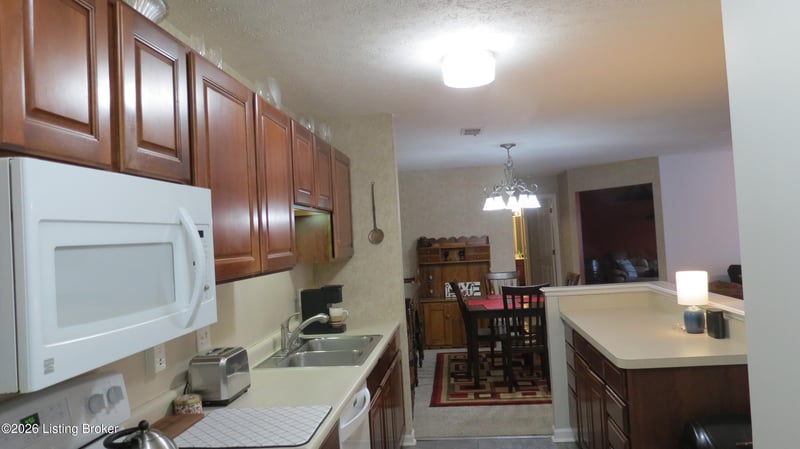 10400 Southern Meadows Dr #APT 103, Louisville, KY 40241
