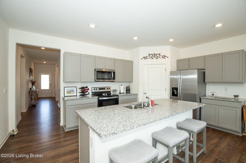 10405 Cedar Meadows Ct, Louisville, KY 40229