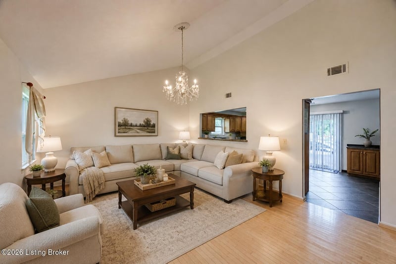10408 Vantage Rd, Jeffersontown, KY 40299