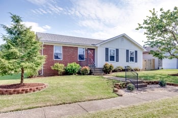 10408 Vantage Rd, Jeffersontown, KY 40299