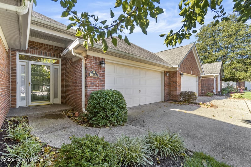 10412 Dove Chase Cir, Louisville, KY 40299