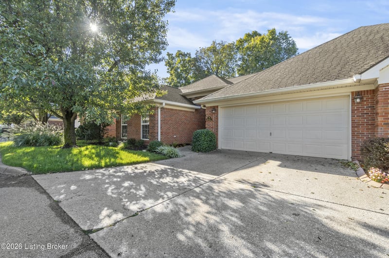 10412 Dove Chase Cir, Louisville, KY 40299
