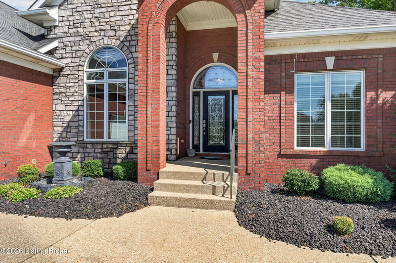 10413 Martinside Dr, Louisville, KY 40291