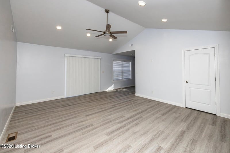 10417 La Plaza Ave, Louisville, KY 40272
