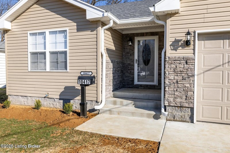 10417 La Plaza Ave, Louisville, KY 40272