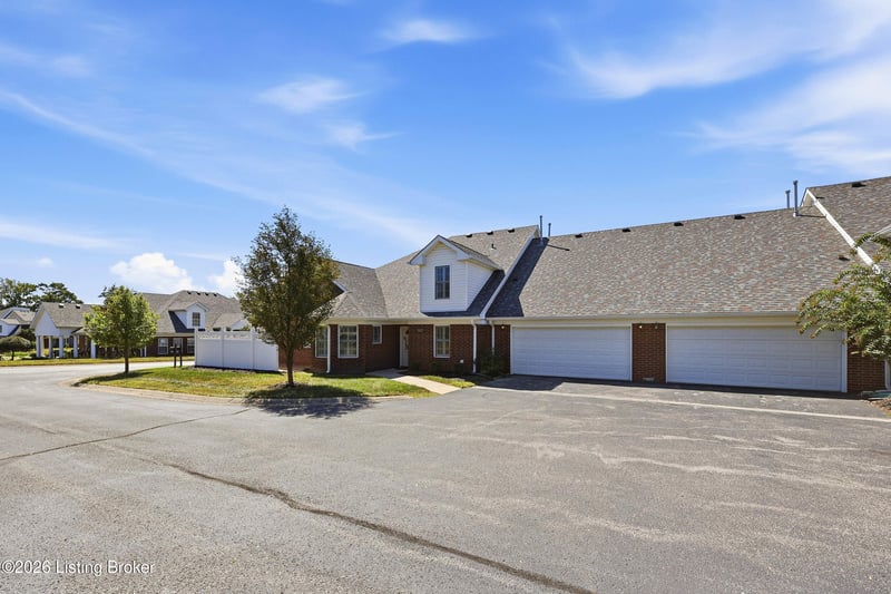 10421 Clyde Moore Blvd, Louisville, KY 40291