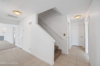 10450 Monticello Forest Cir, Jeffersontown, KY 40299