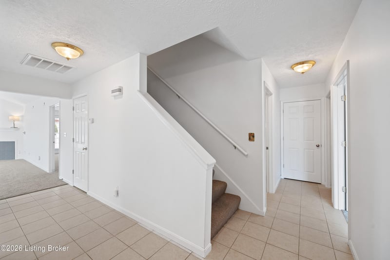 10450 Monticello Forest Cir, Jeffersontown, KY 40299