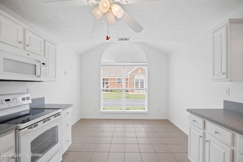 10450 Monticello Forest Cir, Jeffersontown, KY 40299