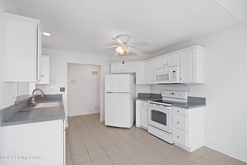 10450 Monticello Forest Cir, Jeffersontown, KY 40299