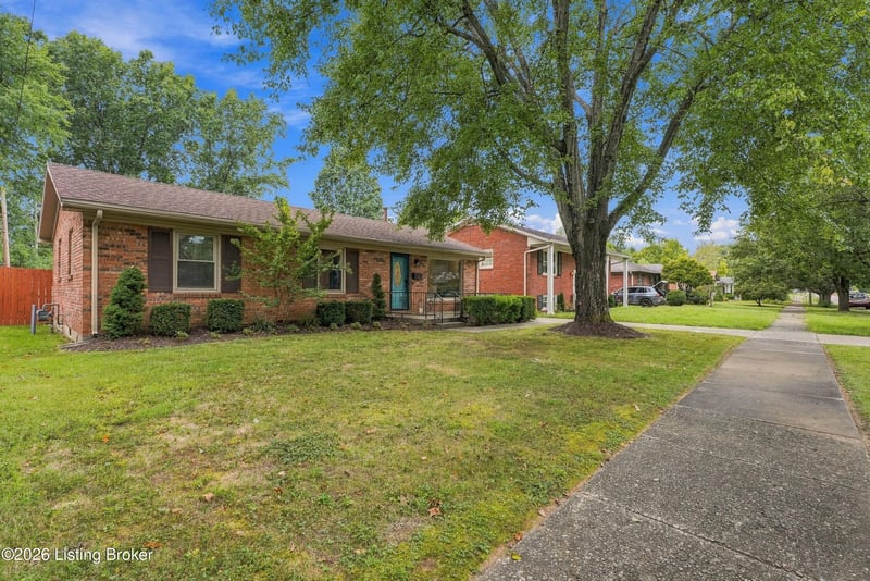 1046 Runell Rd, Louisville, KY 40214