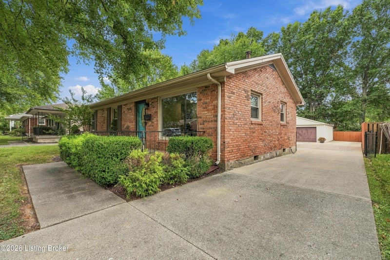 1046 Runell Rd, Louisville, KY 40214