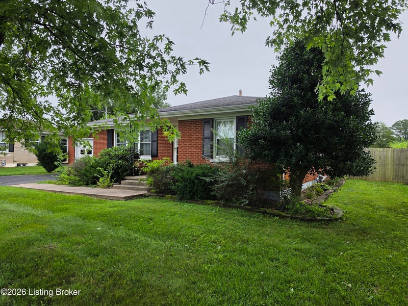 105 Greenhill Dr, Campbellsville, KY 42718