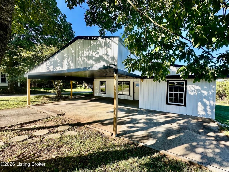 105 Hayward Rd, Vine Grove, KY 40175