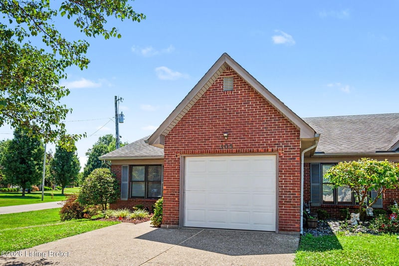 105 Huron Ct, Shepherdsville, KY 40165