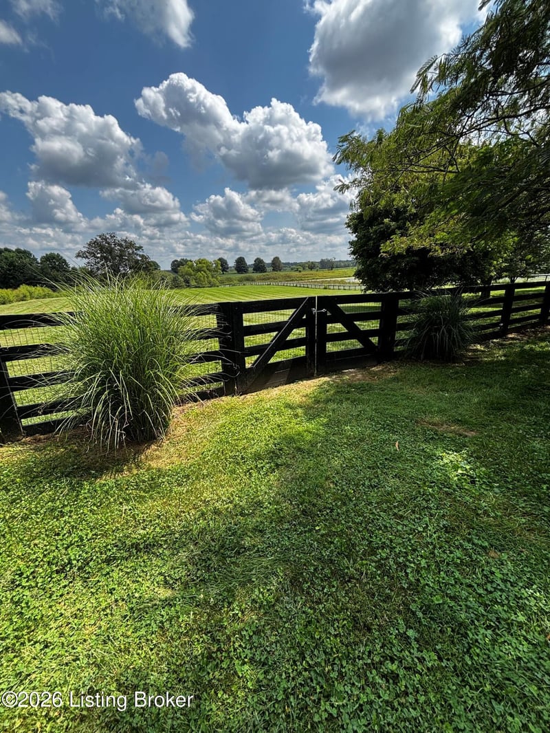 1050 Hebron Rd, Shelbyville, KY 40065