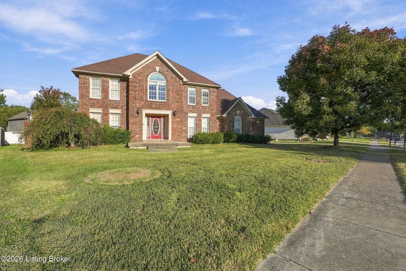 10500 Waycross Ave, Louisville, KY 40229