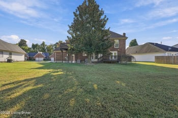 10500 Waycross Ave, Louisville, KY 40229