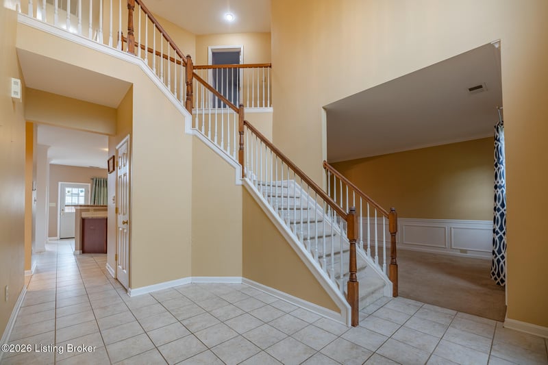 10501 Providence Dr, Louisville, KY 40291