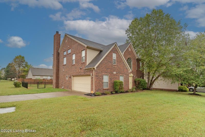 10501 Providence Dr, Louisville, KY 40291
