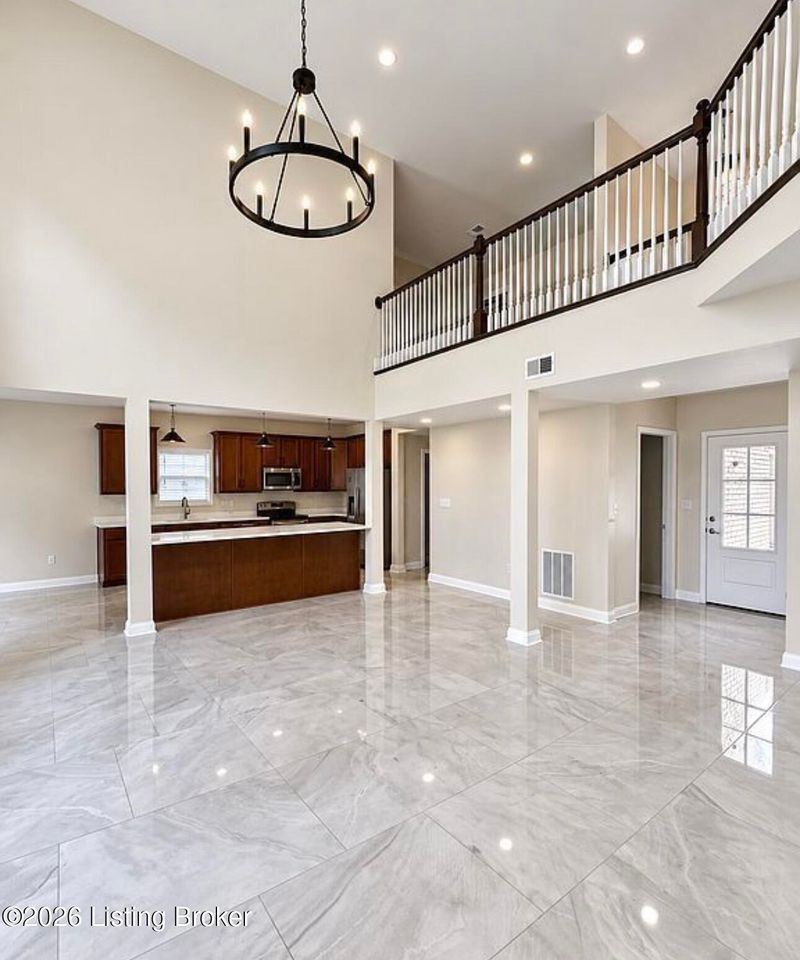 10505 Holly Berry Dr, Louisville, KY 40299