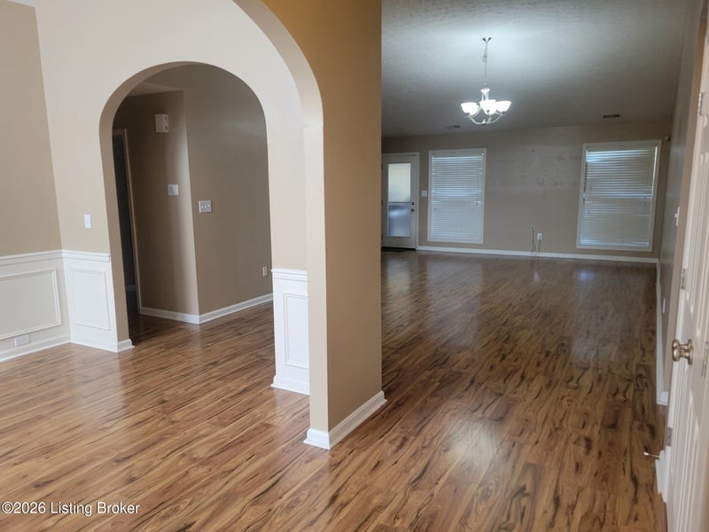 10507 Waycross Ave, Louisville, KY 40229