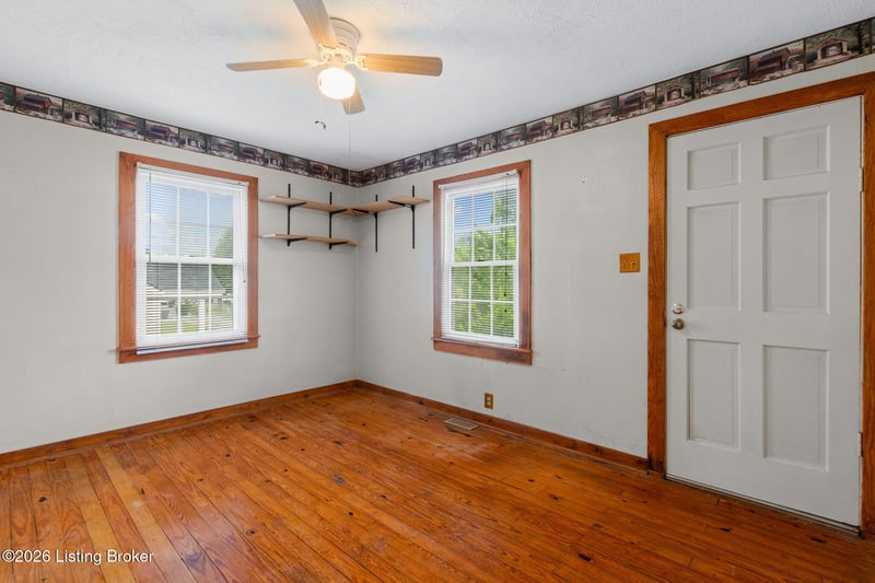 10509 Fairview Ave, Jeffersontown, KY 40299