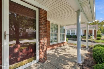 10513 Eagle Pines Ln, Louisville, KY 40223