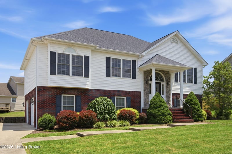 1052 Running Brook Dr, Lawrenceburg, KY 40342