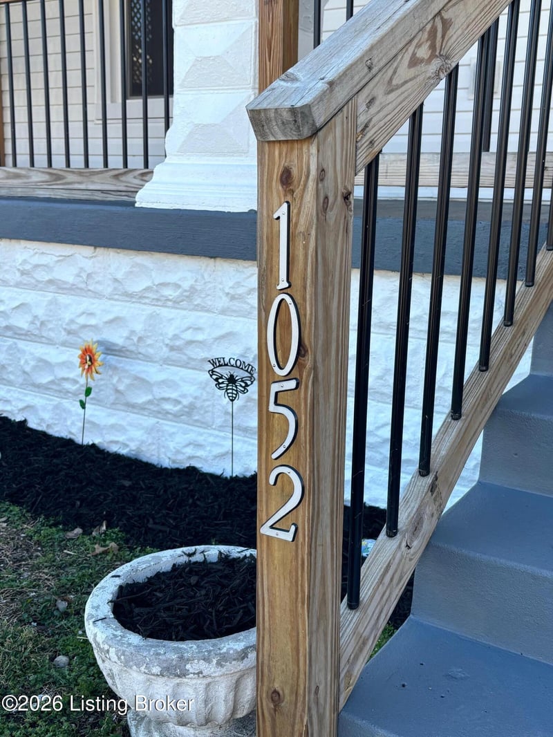 1052 S 26th St, Louisville, KY 40211