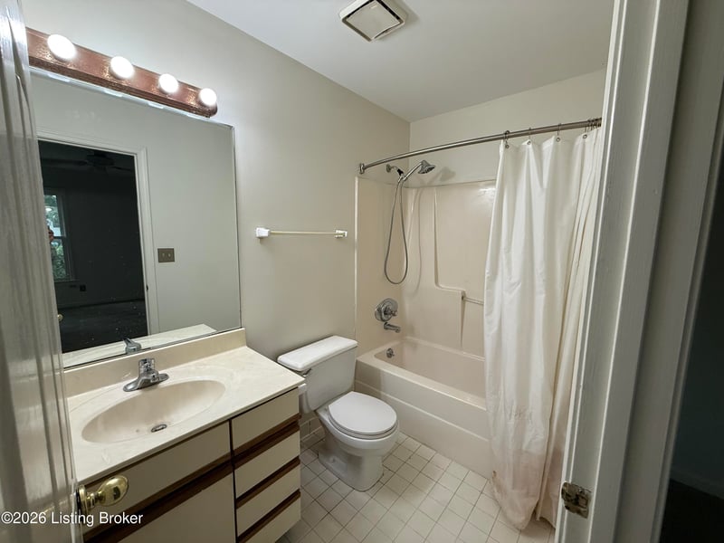 10526 Going Ct, Louisville, KY 40241