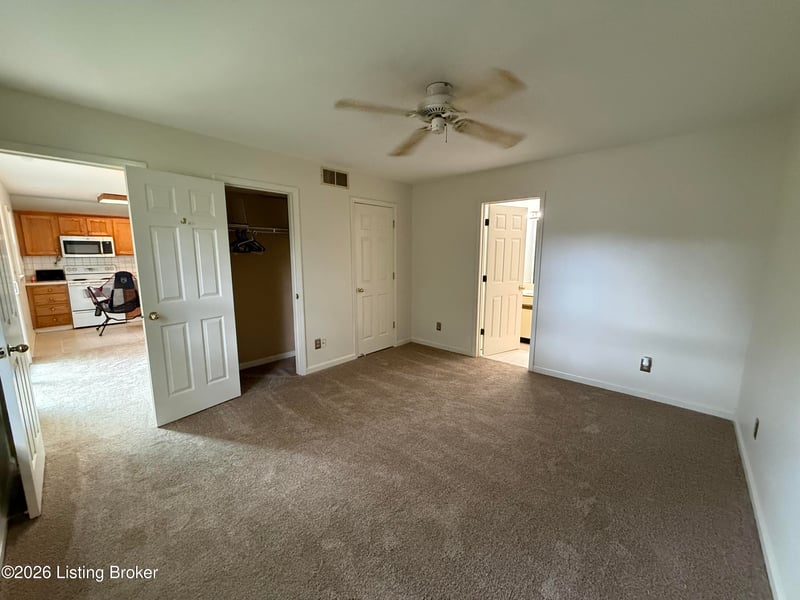 10526 Going Ct, Louisville, KY 40241