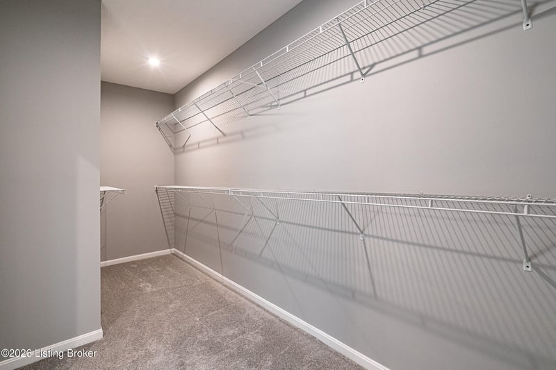 10536 Vista View Dr, Louisville, KY 40291